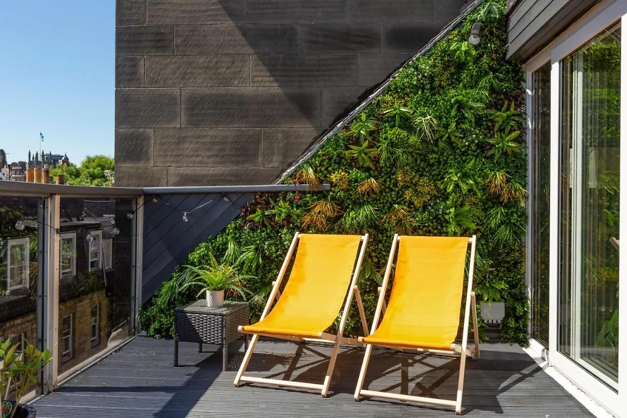 The Edinburgh Rooftop Terrace 0*,